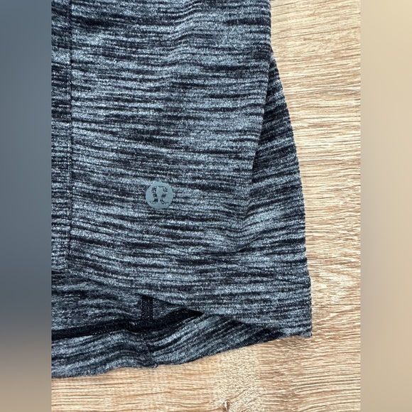 Lululemon &go Where-To Dress *Long Sleeve Size 6
Heathered Black - Picture 9 of 13